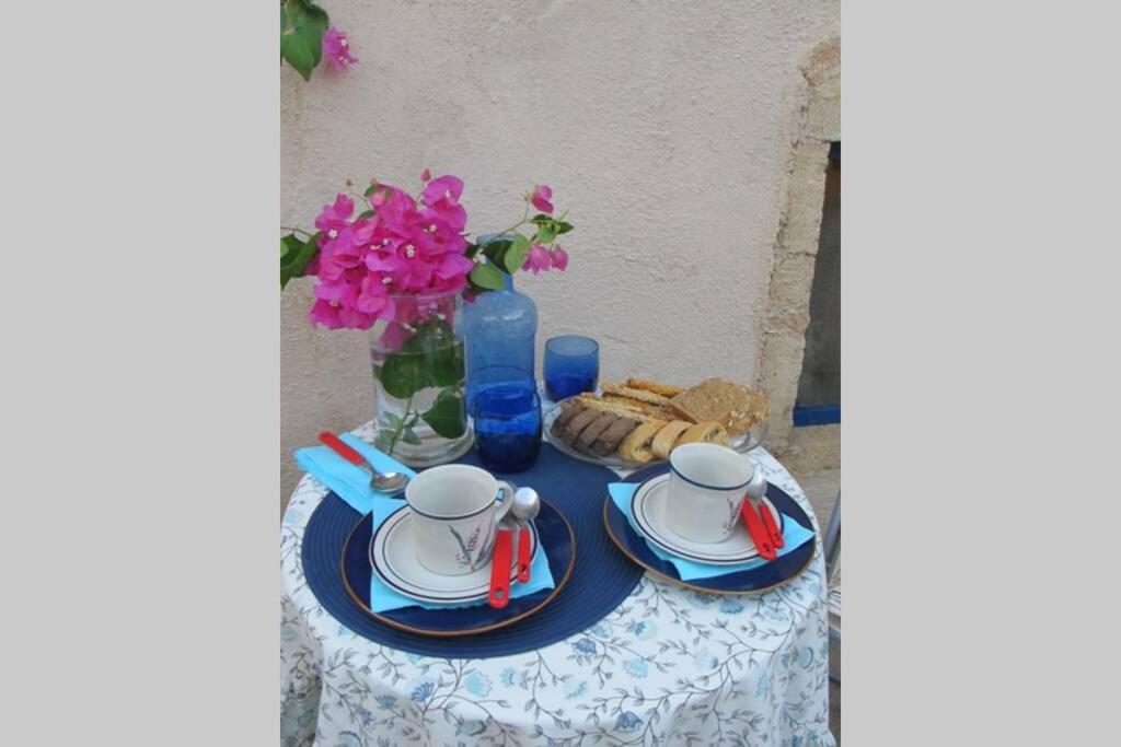 Blue Door Daire Monemvasía Dış mekan fotoğraf